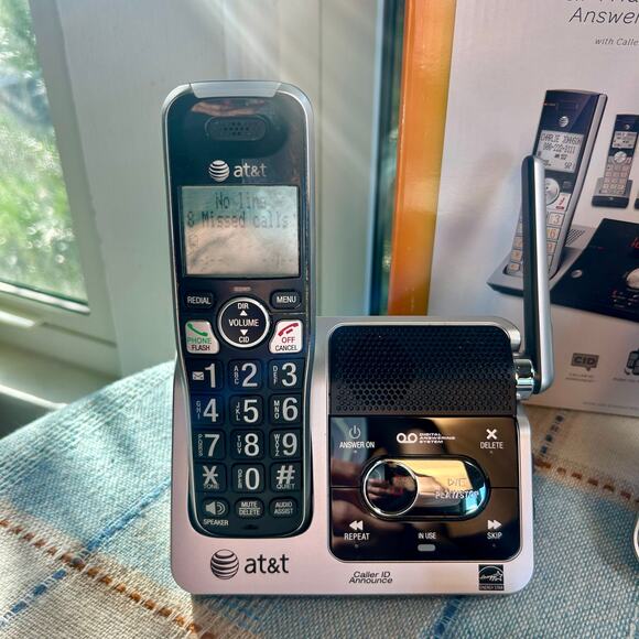 AT&T 4 Handset Cordless Phone Answering System CL82415 - Picture 9 of 14